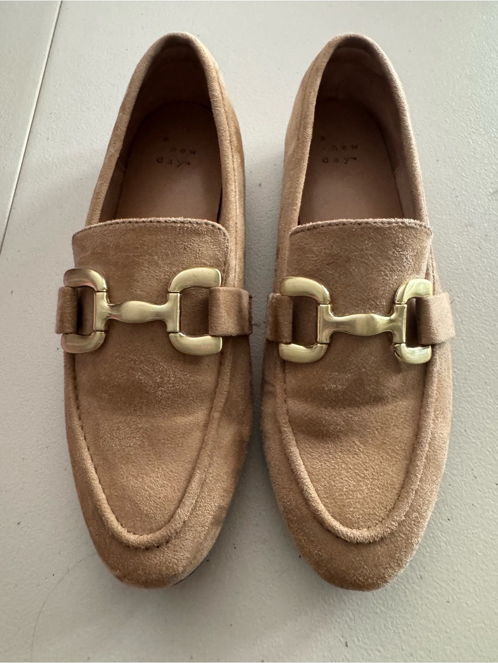 EUC A New Day Carolyn Loafers
Faux Suede Tan Beige Size 8